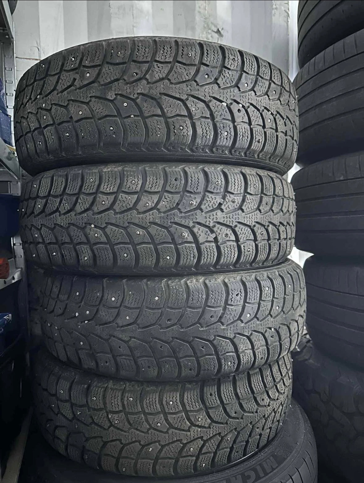 Winterclaw nagladekk 185/65R15